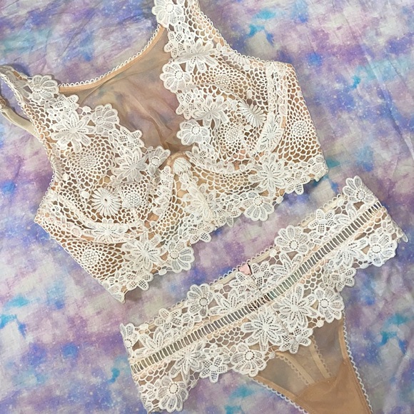 VS • Dream Angels Intricate Crochet & Lace Set - Picture 1 of 10